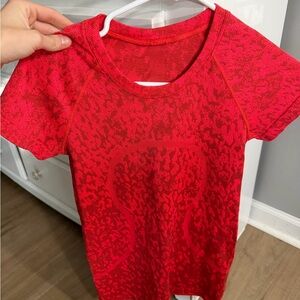 Lululemon Athletica Red Patterned Short Sleeve Tee
